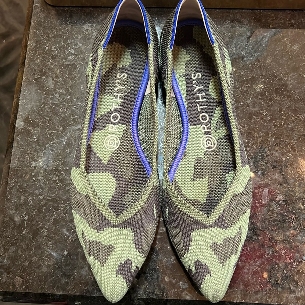 Like New Camo Rothy’s Flats 8